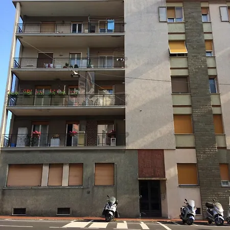 In Zona Tranquilla Vicino Al Mare